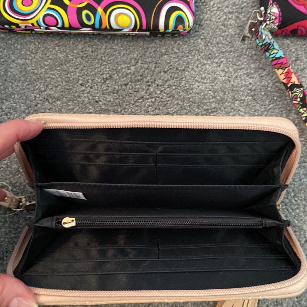 Assorted Wristlets And A Cosmetics Bag - image 6
